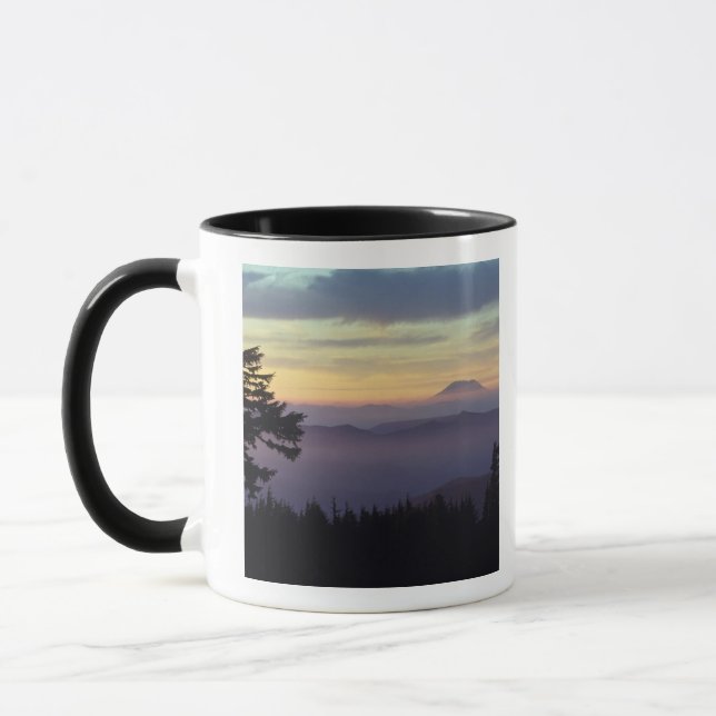 USA, Washington. Berg St. Helens durch Tasse (Links)