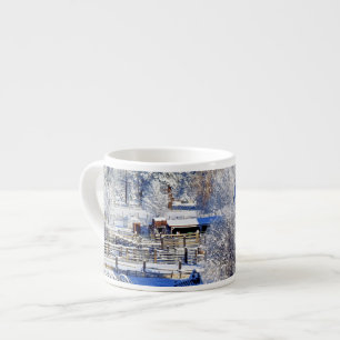 USA, Washington, Methow Tal, Scheunen herein Espressotasse