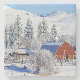 USA, Washington, Methow Valley, Scheunen in Steinuntersetzer