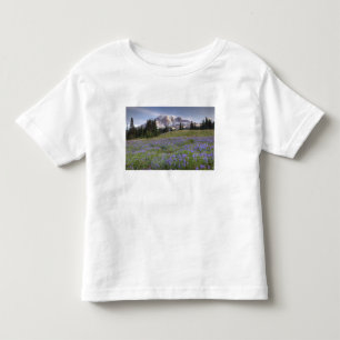 USA, Washington, Mt. Rainier NP, Mt. Rainier und Kleinkind T-shirt