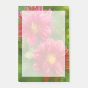 USA, Washington, Whidbey Island. Dahlien-Montage Post-it Klebezettel