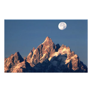 USA, Wyoming, Grand Teton NP. Ein Vollmond geht un Fotodruck