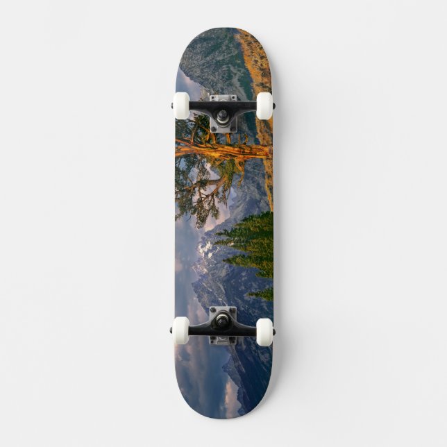 USA, Wyoming, Grand Teton NP. Sonnenaufgang Skateboard (Vorderseite)