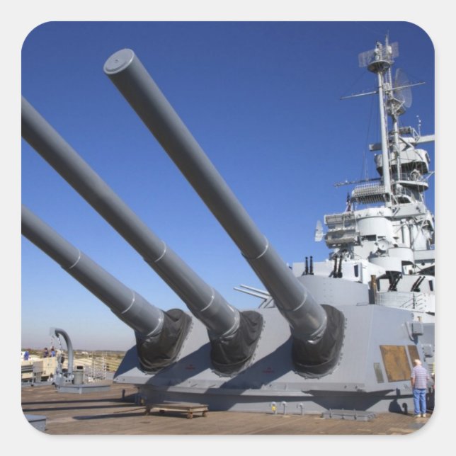 USS Alabama Battleship in Battleship Memorial 2 Quadratischer Aufkleber (Vorderseite)