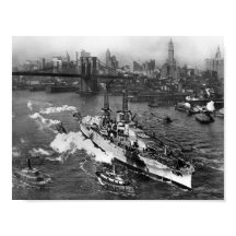 USS Arizona am East River - NYC - 1916