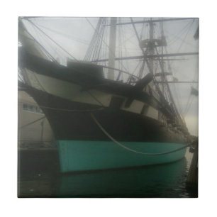 USS Constellation Fliese