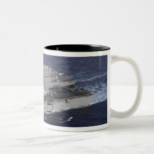 USS Kearsarge Zweifarbige Tasse