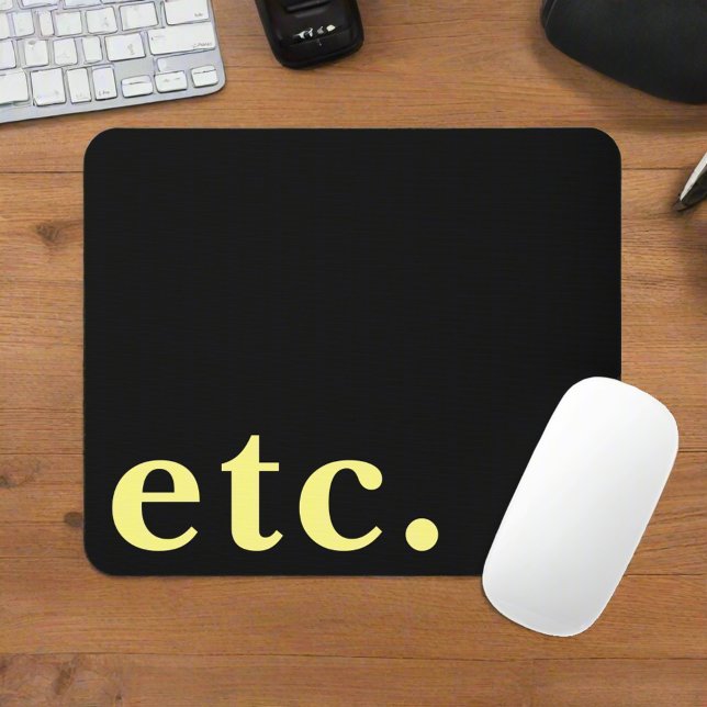 usw. Trendy Modern Black & Yellow Bold Typografy Mousepad (Von Creator hochgeladen)