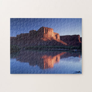 Utah, eine Mesa, die sich im Colorado River widers Puzzle