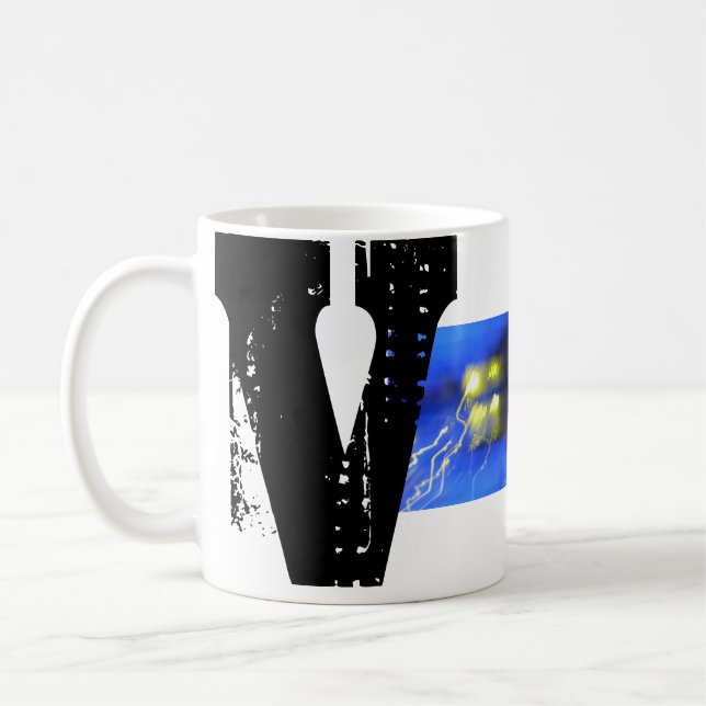 V Monogramm benutzerdefinierte Tasse (Links)