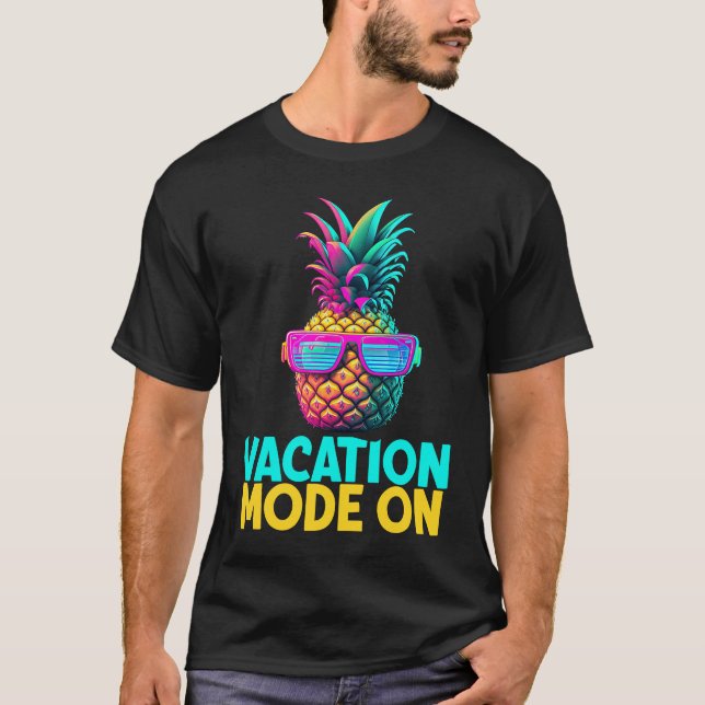 Vacation Funny Retro Pineapple Sunglasses Holiday T-Shirt (Vorderseite)