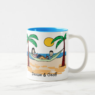 Vacationing Paare - kundenspezifische Farbe Zweifarbige Tasse