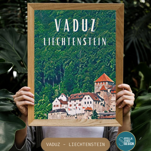 Vaduz, versteckte Hauptstadt Liechtensteins Poster (Vaduz est la capitale du Liechtenstein. Siège du gouvernement de la principauté, )