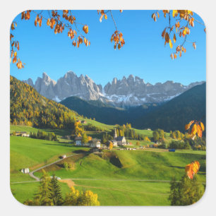 Val Di Funes-Tal mit Herbst verlässt Aufkleber