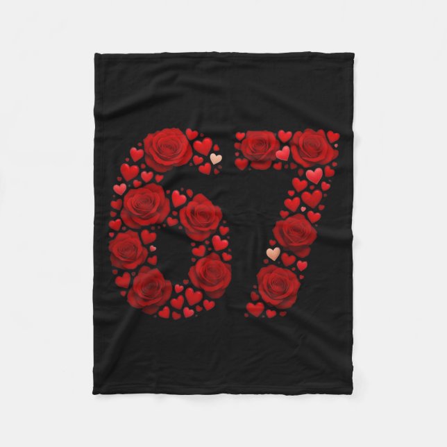 Valentine 67 Meme Rose Hearts Funny Six Seven Vale Fleecedecke (Vorderseite)