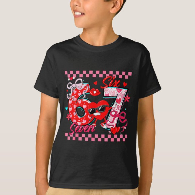 Valentine 67 Six Seven Meme Dabbing Hearts Matchin T-Shirt (Vorderseite)