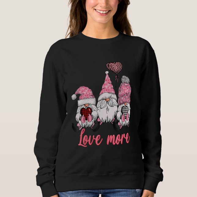 Valentine Gnomes Cute Loves More Heart Buffalo Red Sweatshirt (Vorderseite)