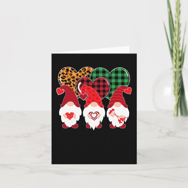 Valentine Gnomes Holding Heart Leopard Happy Valen Karte (Vorderseite)