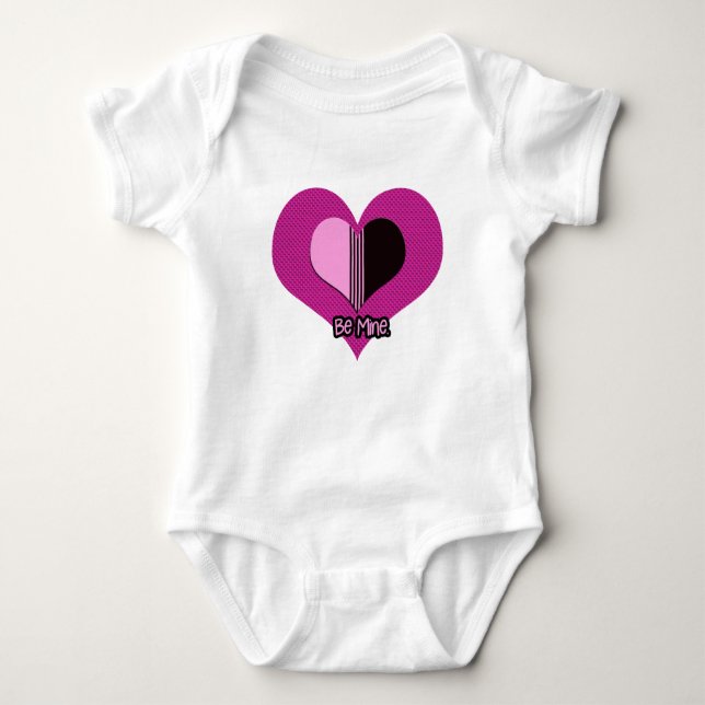 Valentine Heart Pink and Black Be Mine Baby Strampler (Vorderseite)