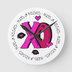 Valentine Hugs und Kisses Runde Wanduhr