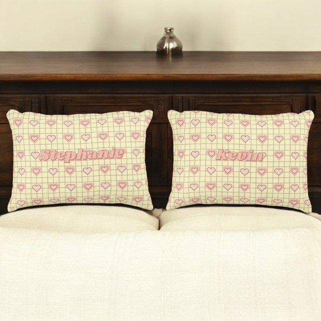 Valentine Pink Heart Creme Checkered Couple Gift Dekokissen (Von Creator hochgeladen)