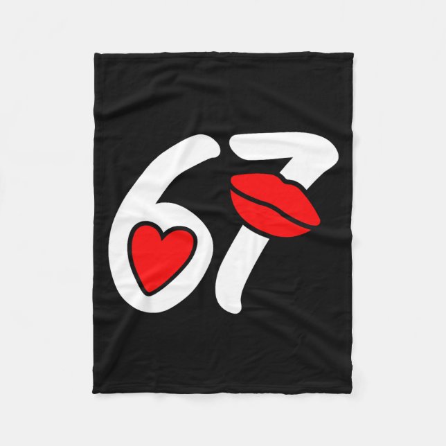 Valentine’s Day 67 Meme Lips And Heart Funny Six S Fleecedecke (Vorderseite)