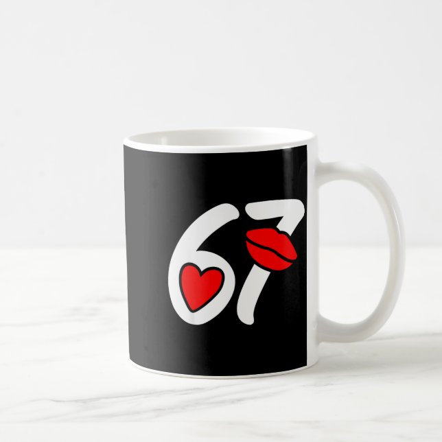Valentine’s Day 67 Meme Lips And Heart Funny Six S Kaffeetasse (Rechts)