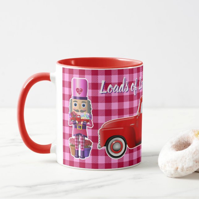 Valentinens Nutcracker mit wenig Rotem LKW Tasse (Mit Donut)