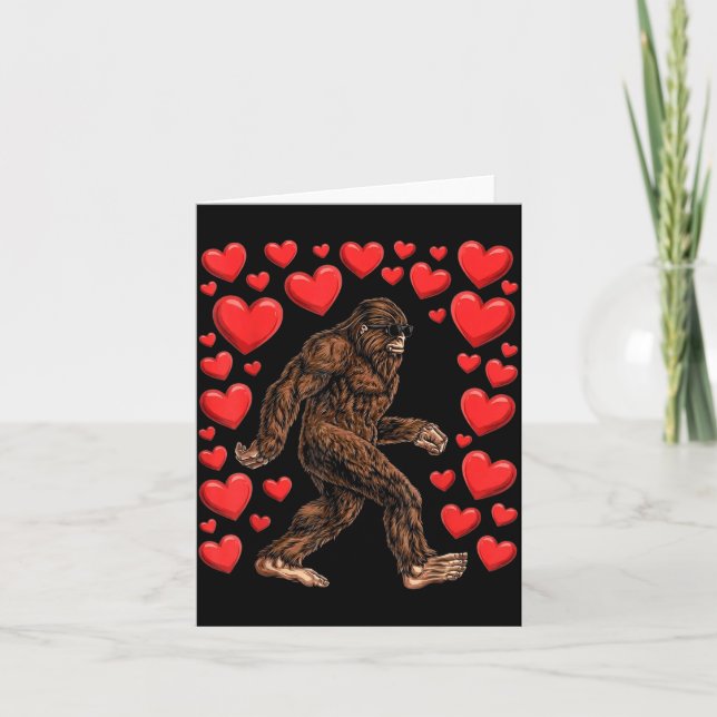 Valentines Day Bigfoot Red Hearts Funny Sasquatch  Karte (Vorderseite)