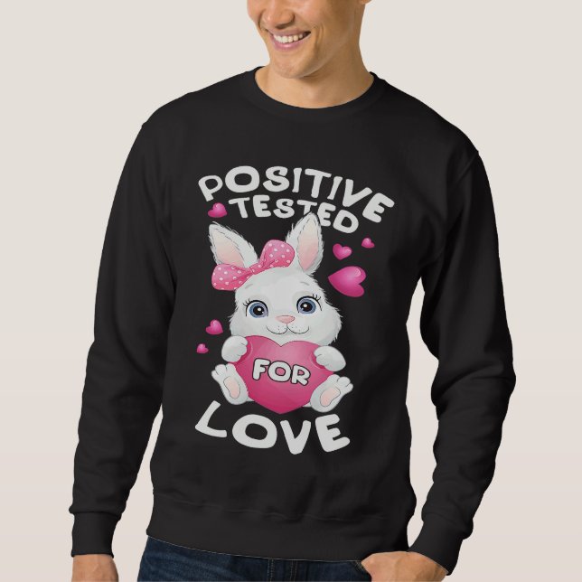 Valentine's day bunny with pink heart for her sweatshirt (Vorderseite)