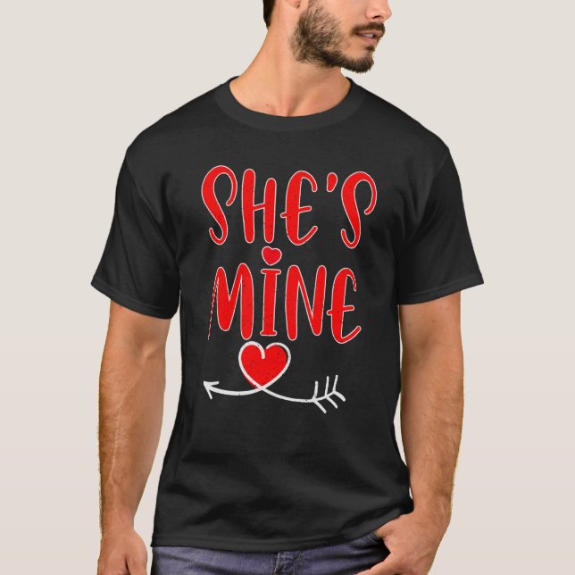 Valentines Day Matching Couples He's Mine She's Mi T-Shirt (Vorderseite)