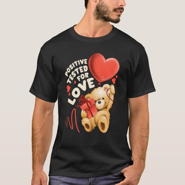 Valentine's day teddy bear with heart balloon T-Shirt (Vorderseite)