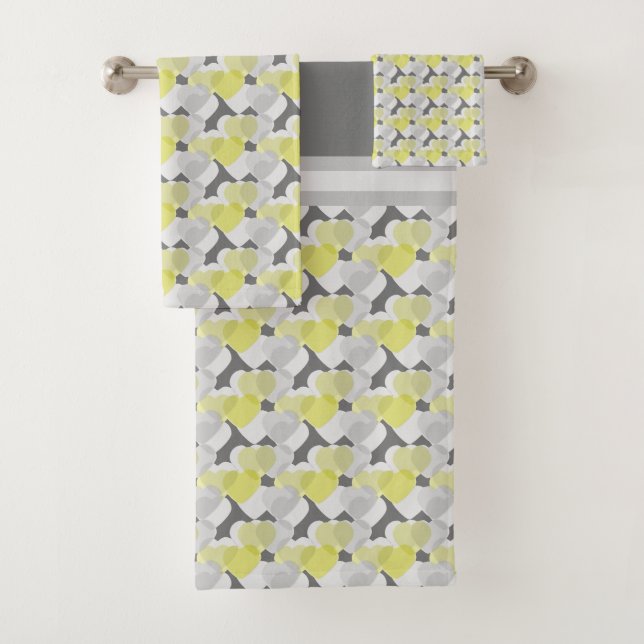 Valentine's Hearts Overlay Yellow and Gray Pattern Badhandtuch Set (Insitu)