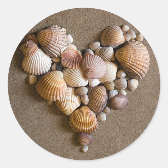 Valentinherz hergestellt mit Muscheln Runder Aufkleber (Vorderseite)