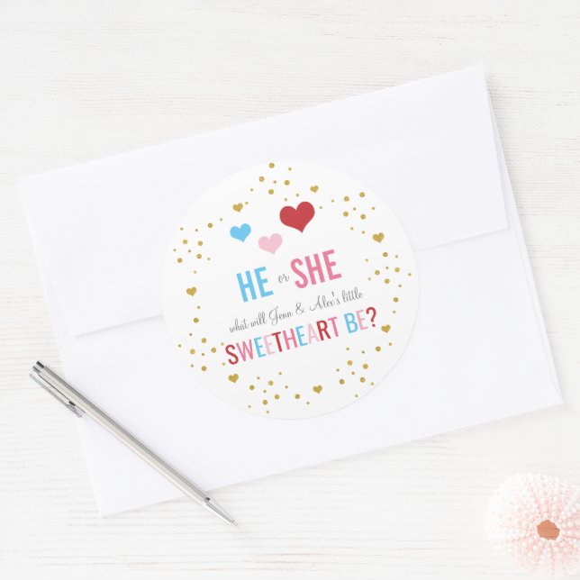 Valentinin's Gender Reveal Classic Round Sticker (Umschlag)