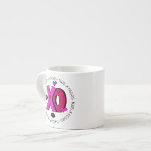 Valentinsgruß-Umarmungen und Küsse Espressotasse