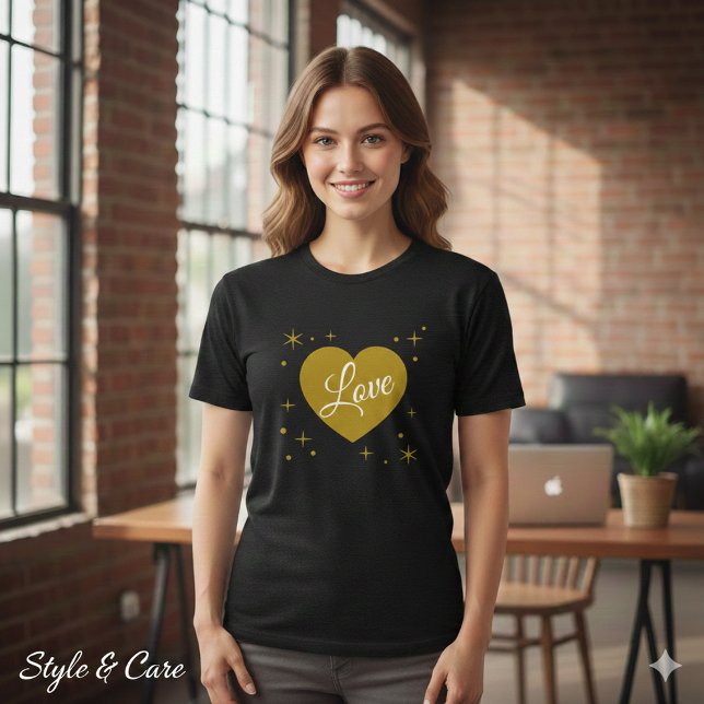Valentinsherz-Grafikdesign Tri-Blend Shirt (Valentine’s Heart Graphic Designed Tri-Blend Shirt)