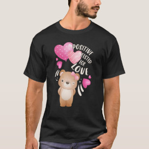 Valentinstag Bärenmädchen mit Herzen T-Shirt