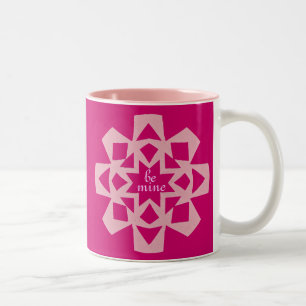 Valentinstag-"Brownie-in-einer-Tasse"-Rezept-Gesch Zweifarbige Tasse