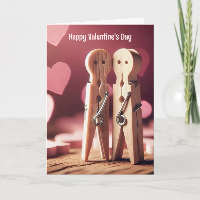 Valentinstag Clothespin - Paar mit Herz Feiertagskarte (Vorderseite)
