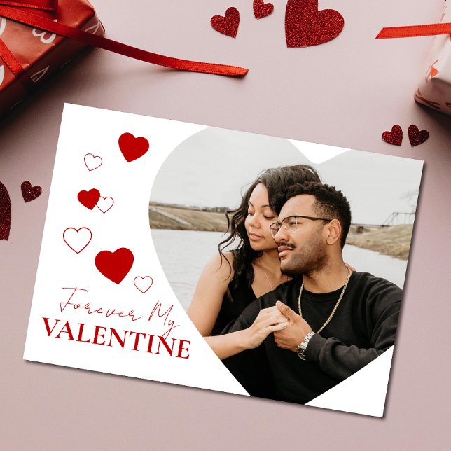Valentinstag Heart Foto Holiday Karte (Express love uniquely with this Valentine's card. Personalized sentiments for unforgettable moments.)