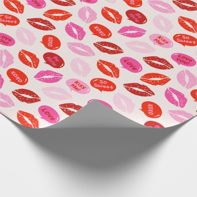 Valentinstag Lippen mit Text auf Creme Geschenkpapier (Ecke)