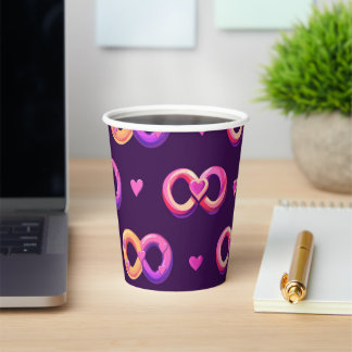 Valentinstag Nahtloses Herzmuster mit einem Play Pappbecher