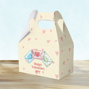 Valentinstag-Umschlag und Herzen Geschenkschachtel