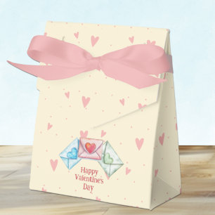 Valentinstag-Umschlag und Herzen Geschenkschachtel