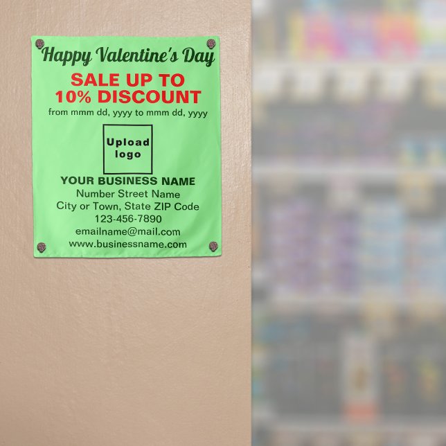 Valentinverkauf im Geschäft mit hellgrünen Tapisse Wandteppich (Business Valentine sale on light green tapestry. Signage to attract more customers.)