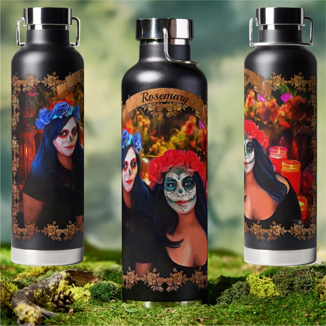 Vallarta Catrinas mit Blume & Kerzen 1718 Trinkflasche (Von Creator hochgeladen)