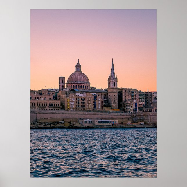 Valletta Skyline at Dawn: A December Morning in Ma Poster (Vorne)