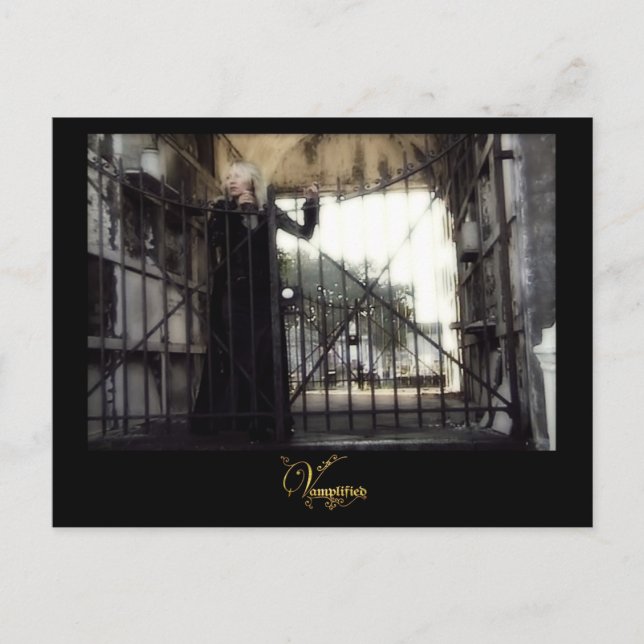 Vamplified® Crucified Postkarte (Vorderseite)