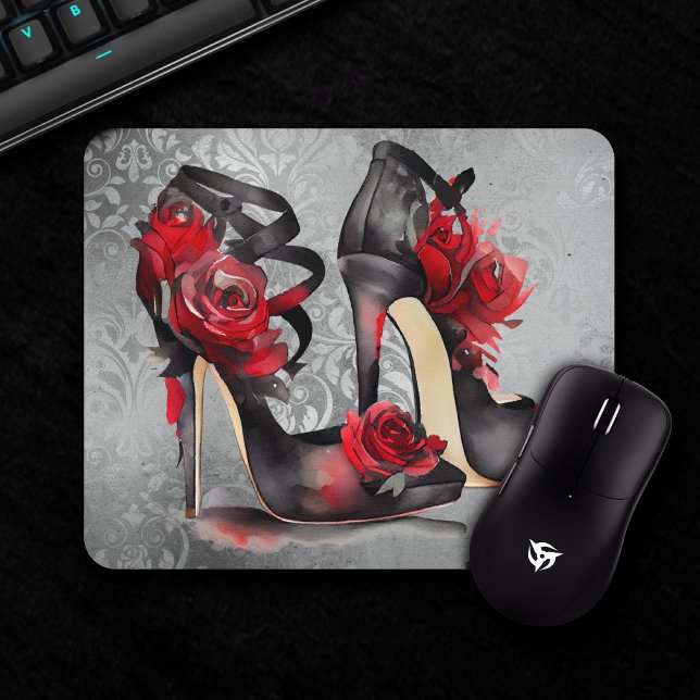 Vampy Strappy Stilettos | Heelse der Rote Rose auf Mousepad (Von Creator hochgeladen)